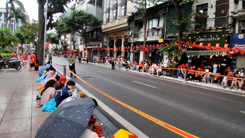 Dàn khí tài bánh lốp đi giữa lòng nhân dân trong buổi Tổng duyệt