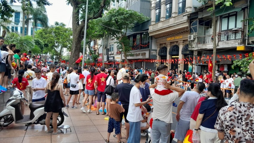 Dàn khí tài bánh lốp đi giữa lòng nhân dân trong buổi Tổng duyệt