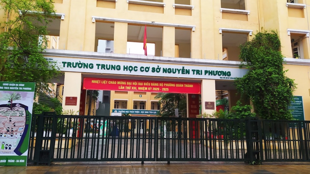 Trường THCS Nguyễn Tri Phương - Điểm nghỉ tập trung của người dân ở tỉnh về tham dự A80.