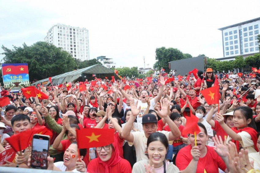 Thủ tướng yêu cầu đẩy nhanh việc tặng quà cho nhân dân dịp Quốc khánh 2/9