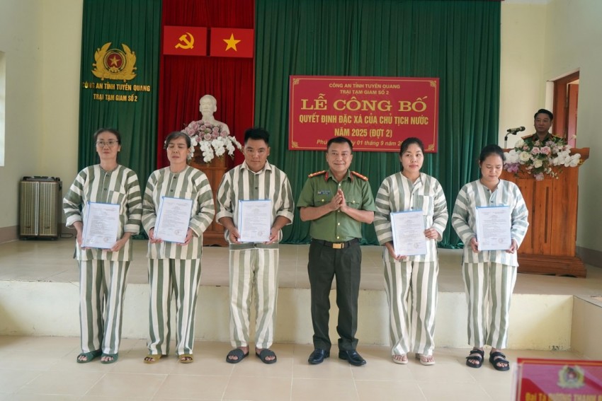 383 phạm nhân ở Tuyên Quang được đặc xá dịp lễ Quốc khánh 2/9