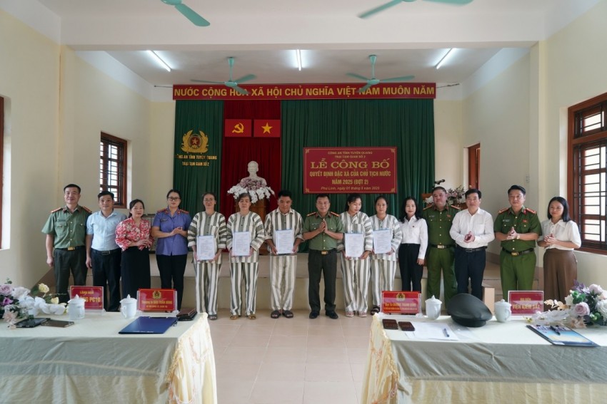 383 phạm nhân ở Tuyên Quang được đặc xá dịp lễ Quốc khánh 2/9