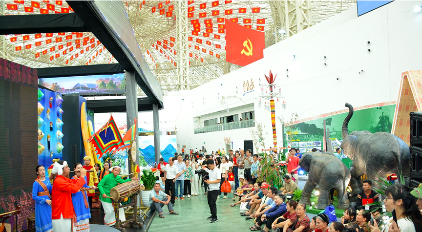 Ngoài mục đích tham quan, người dân và du khách đến với Triển lãm có thể tìm hiểu và tham gia vào các hoạt động văn hóa đặc sắc của nhiều địa phương trong cả nước.