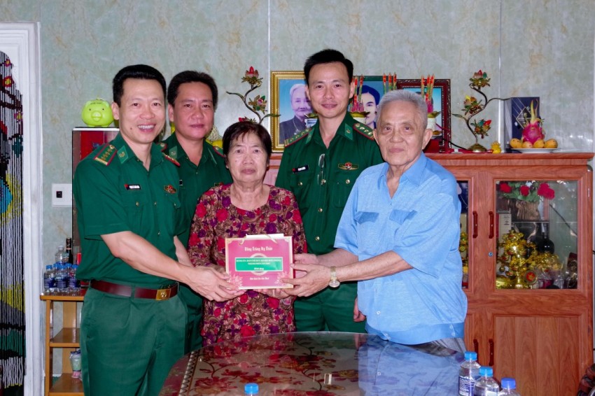 BĐBP TP Cần Thơ tổ chức nhiều hoạt động ý nghĩa nhân dịp Quốc khánh 2/9 BĐBP TP Cần Thơ tổ chức nhiều hoạt động ý nghĩa nhân dịp Quốc khánh 2/9