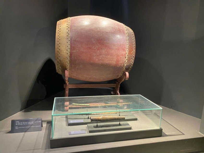 Dòng người nô nức đổ về Bảo tàng lịch sử Quân sự Việt Nam dịp Quốc khánh 2/9