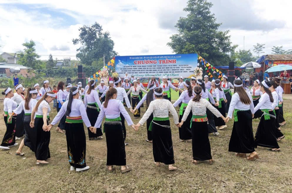 Người Mường ở Bắc Tây Nguyên vui đón Tết độc lập Người Mường ở Bắc Tây Nguyên vui đón Tết độc lập
