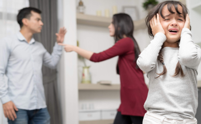 Xin đừng để tuổi thơ con bị vỡ vụn bởi những trận cãi vã