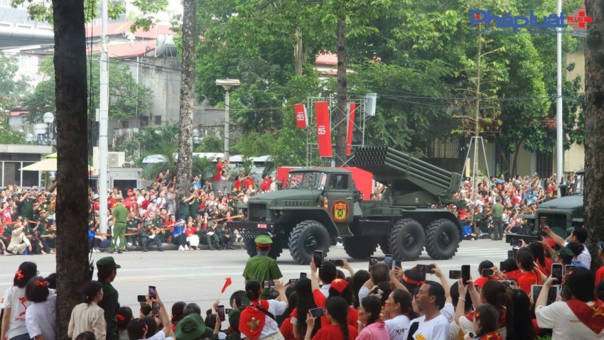 Biển người dâng trào cảm xúc tự hào trước sự kiện lịch sử trong ngày Quốc Khánh