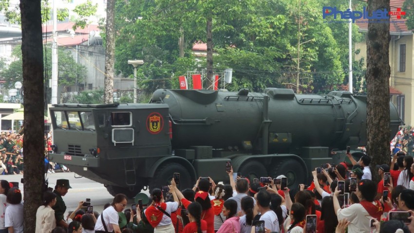 Biển người dâng trào cảm xúc tự hào trước sự kiện lịch sử trong ngày Quốc Khánh