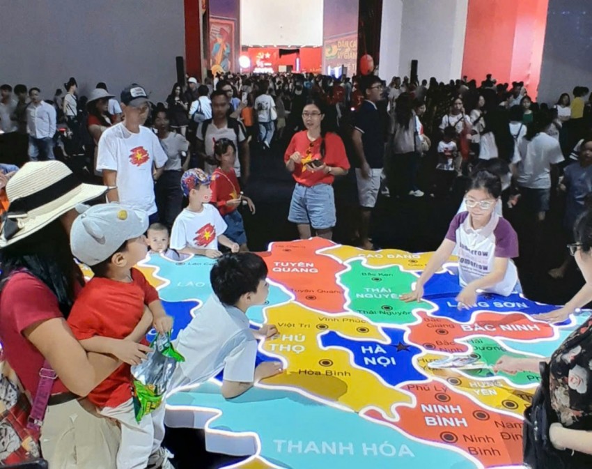 Hàng triệu lượt khách đổ về Hà Nội trong 4 ngày nghỉ lễ Quốc khánh 2/9