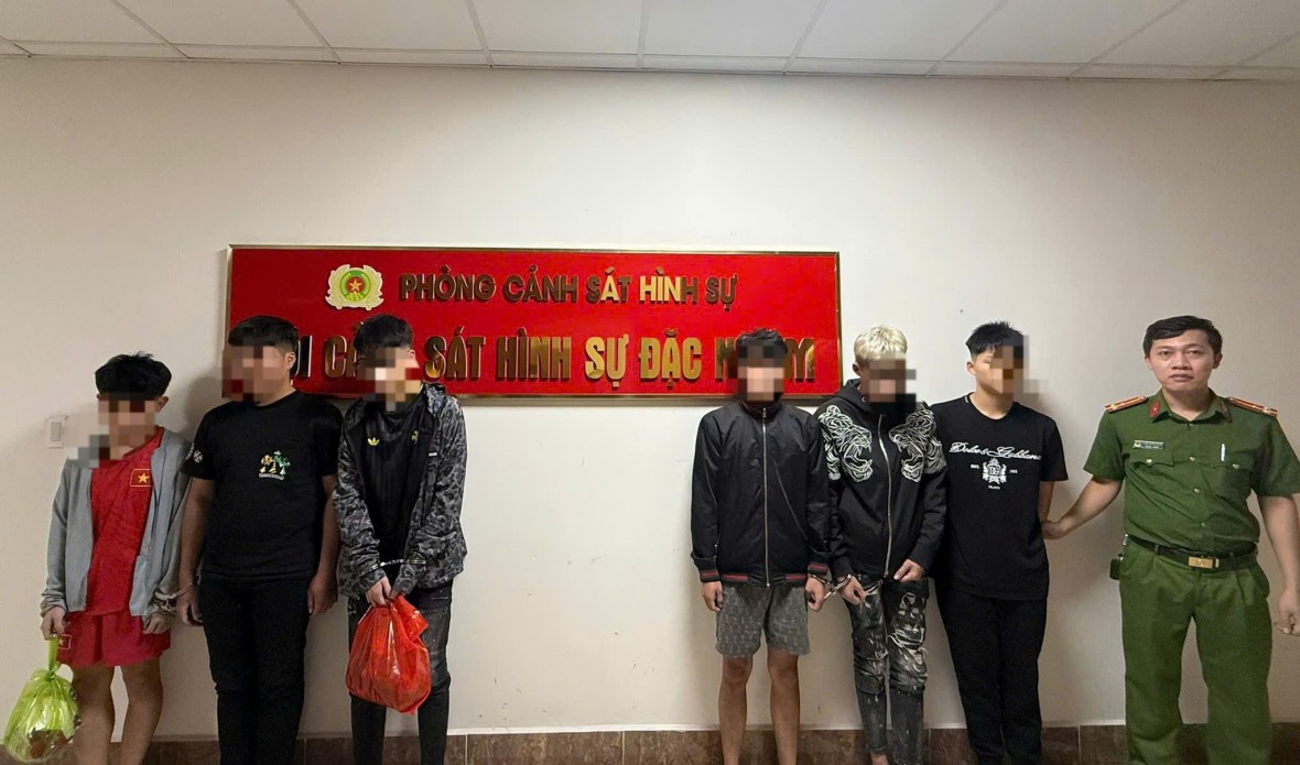 Hải Phòng: Liên tiếp triệt phá nhóm thanh niên mang hung khí gây rối trong đêm Hải Phòng: Liên tiếp triệt phá nhóm thanh niên mang hung khí gây rối trong đêm