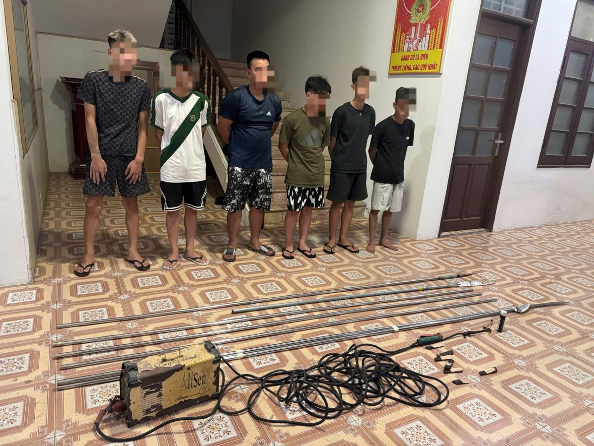 Hải Phòng: Liên tiếp triệt phá nhóm thanh niên mang hung khí gây rối trong đêm Hải Phòng: Liên tiếp triệt phá nhóm thanh niên mang hung khí gây rối trong đêm