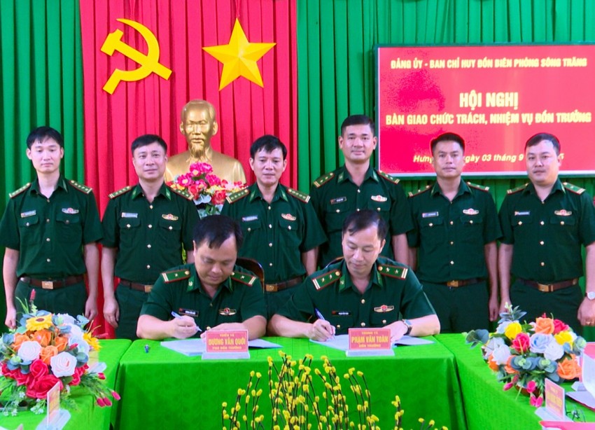 Tây Ninh: Bàn giao chức trách, nhiệm vụ Đồn trưởng Đồn Biên phòng Tây Ninh: Bàn giao chức trách, nhiệm vụ Đồn trưởng Đồn Biên phòng