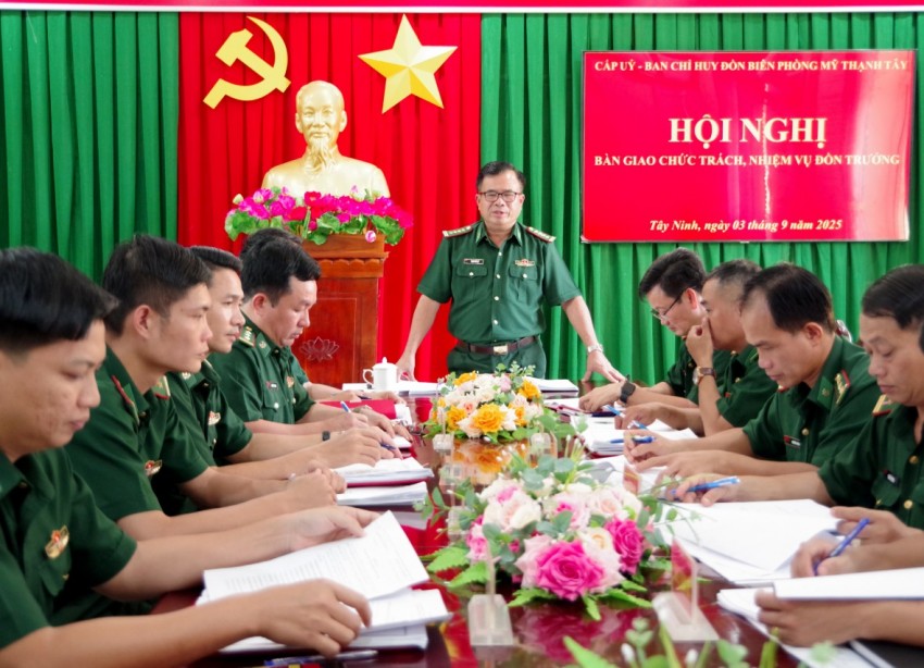 Tây Ninh: Bàn giao chức trách, nhiệm vụ Đồn trưởng Đồn Biên phòng Tây Ninh: Bàn giao chức trách, nhiệm vụ Đồn trưởng Đồn Biên phòng