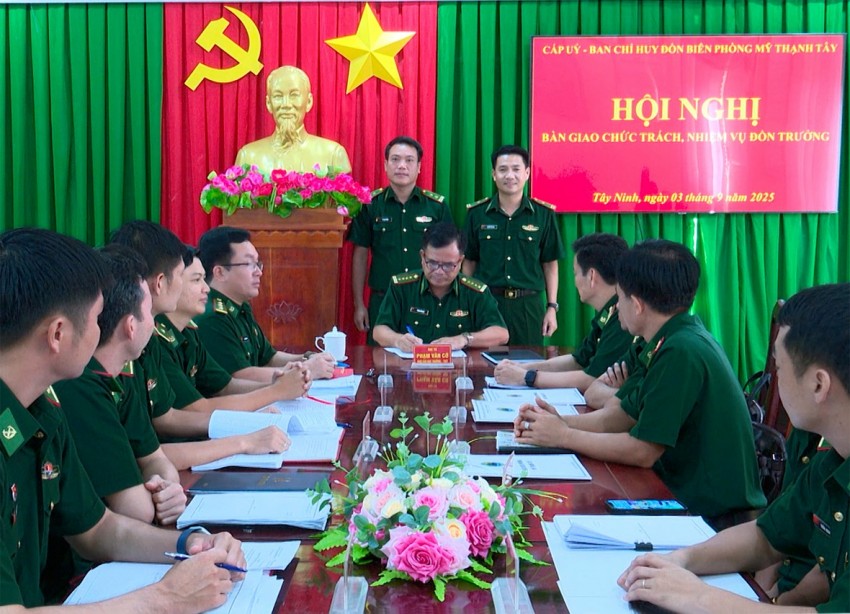 Tây Ninh: Bàn giao chức trách, nhiệm vụ Đồn trưởng Đồn Biên phòng Tây Ninh: Bàn giao chức trách, nhiệm vụ Đồn trưởng Đồn Biên phòng