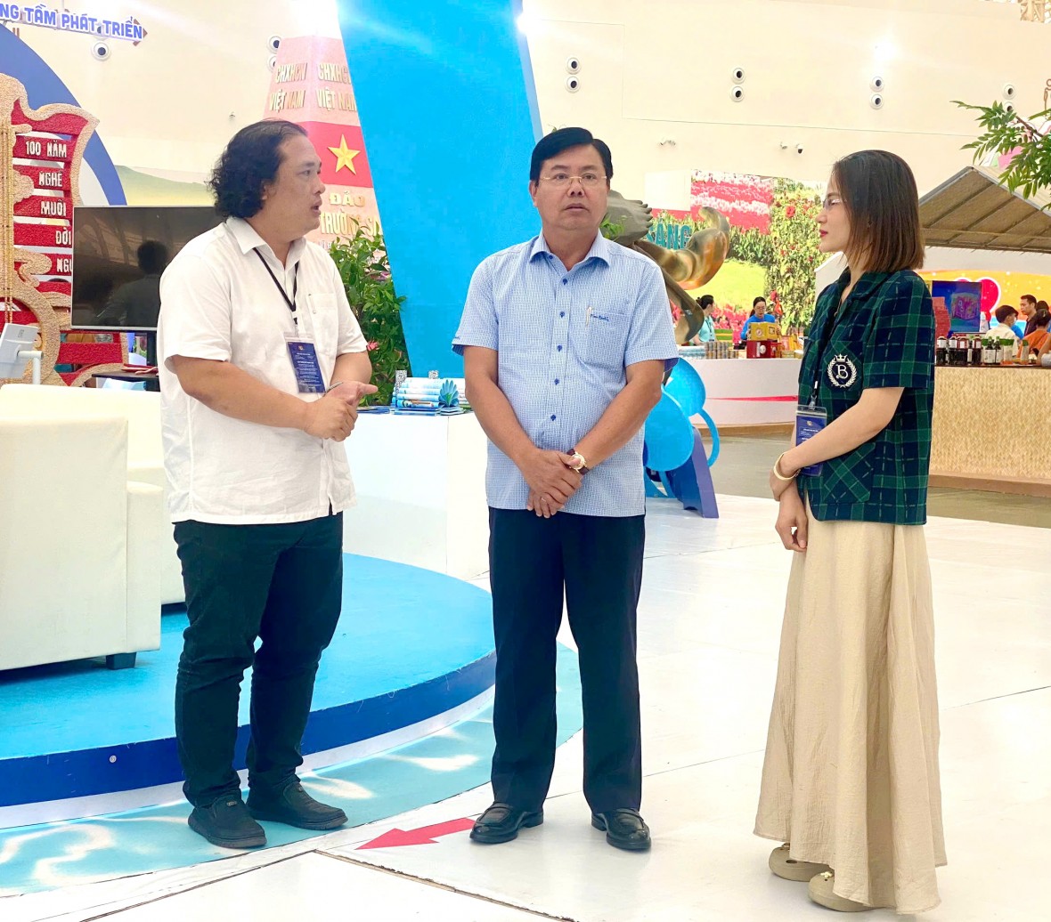 Quảng bá hình ảnh của Cà Mau tại Triển lãm 80 năm Quốc khánh Quảng bá hình ảnh của Cà Mau tại Triển lãm 80 năm Quốc khánh