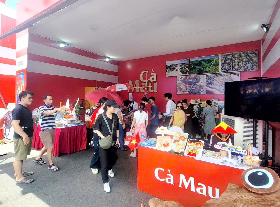 Quảng bá hình ảnh của Cà Mau tại Triển lãm 80 năm Quốc khánh Quảng bá hình ảnh của Cà Mau tại Triển lãm 80 năm Quốc khánh