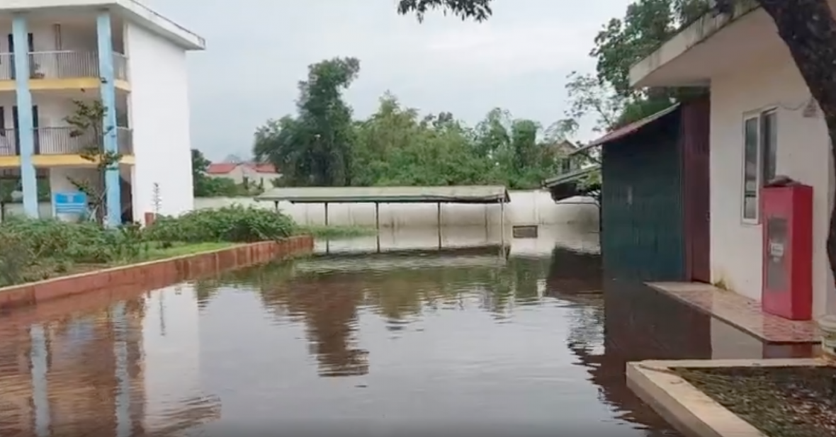 Đảm bảo an toàn tuyệt đối cho học sinh khai giảng tại nơi Trường học bị ngập nước