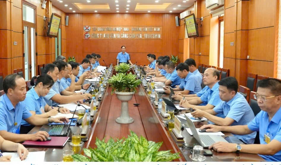 Kho vận & Cảng Cẩm Phả: Đẩy mạnh tiêu thụ, giữ ổn định sản xuất cuối năm Kho vận & Cảng Cẩm Phả: Đẩy mạnh tiêu thụ, giữ ổn định sản xuất cuối năm