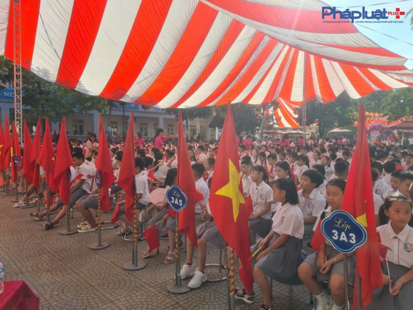 Gần 30 triệu học sinh, sinh viên và 1,7 triệu thầy, cô trên cả nước tưng bừng Khai giảng năm học mới