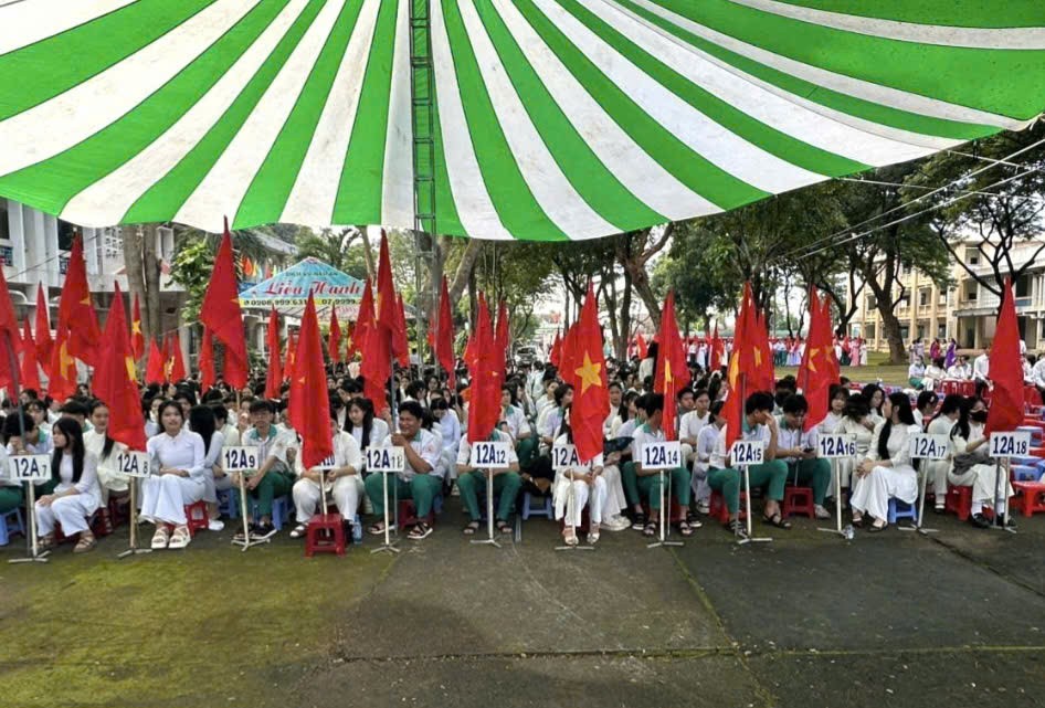 Hơn 808.000 học sinh Lâm Đồng bước vào năm học mới