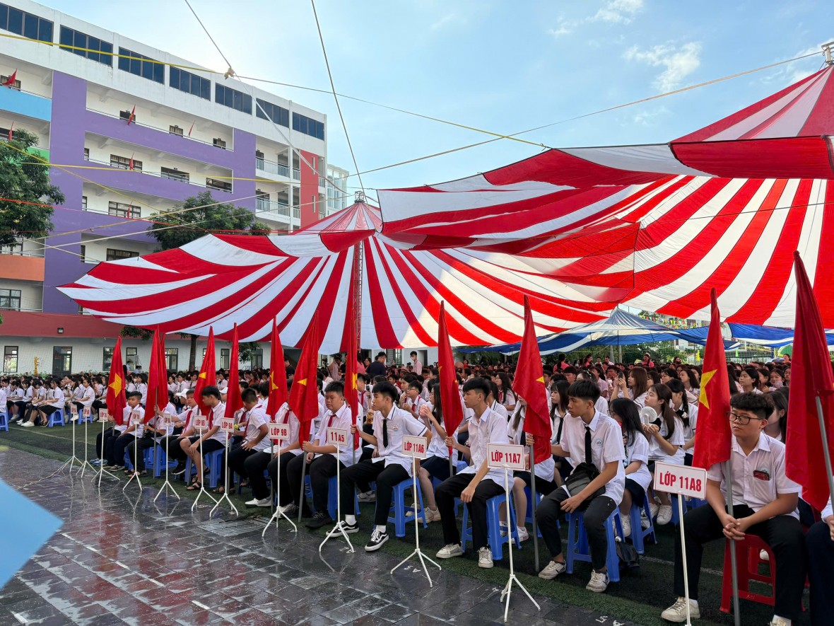 Quảng Ninh gần 365.000 học sinh hân hoan bước vào năm học mới