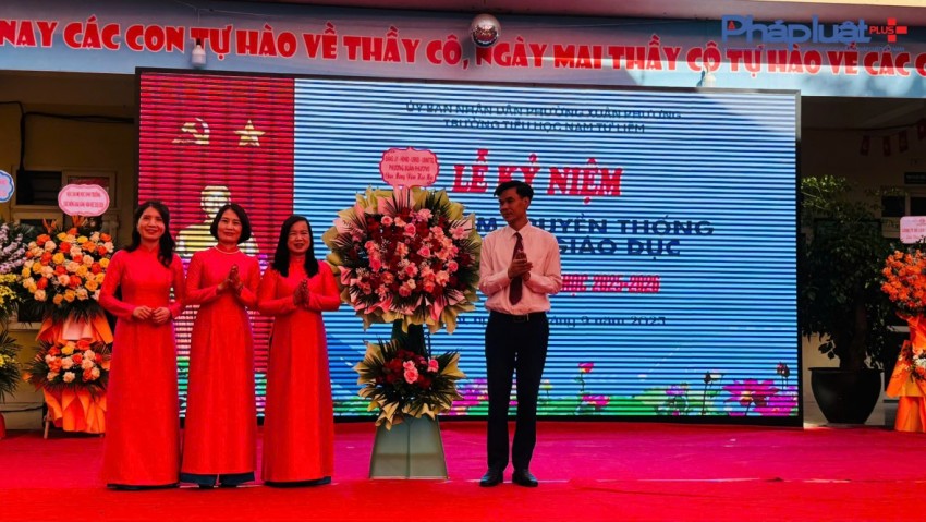 Cô, Thầy cùng gần 1 nghìn học trò trường Tiểu Học Nam Từ Liêm tưng bừng trong Lễ Khai giảng đặc biệt