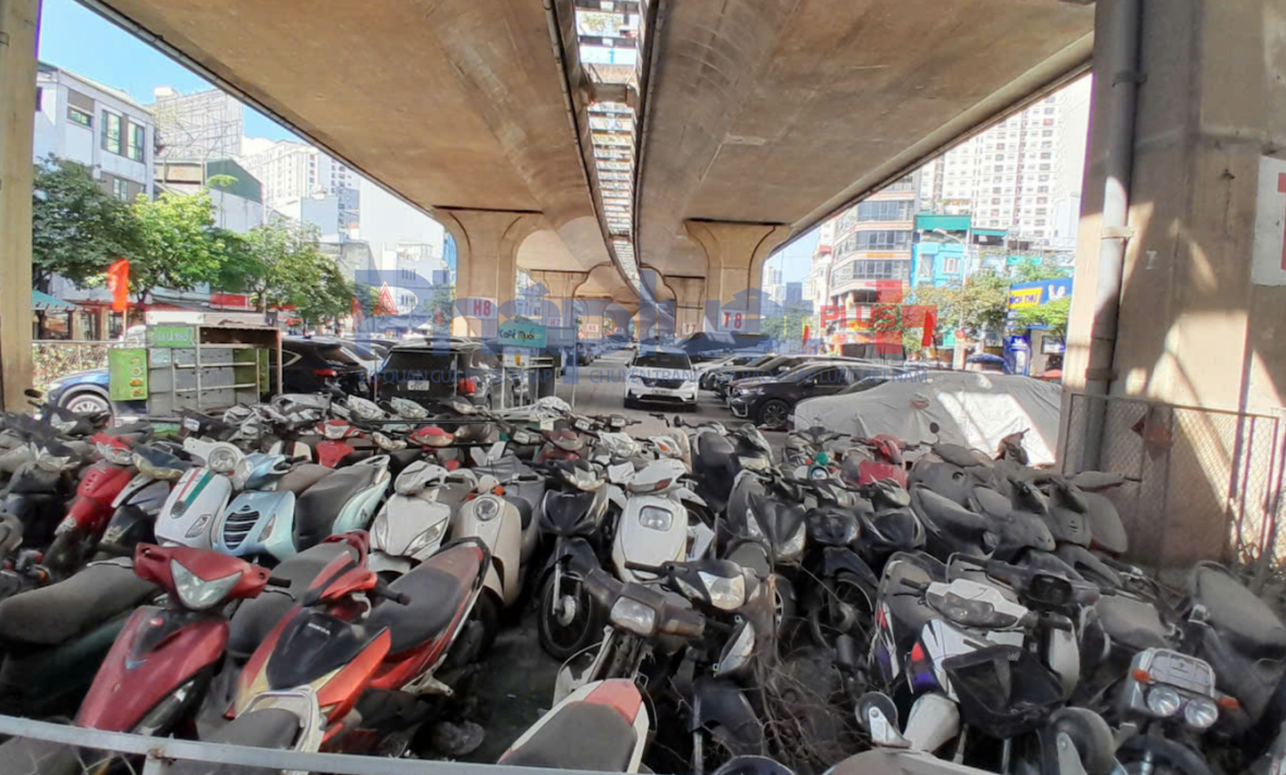 Hà Nội: Xử lý nghiêm các trường hợp sử dụng gầm cầu làm bãi trông giữ xe trái phép