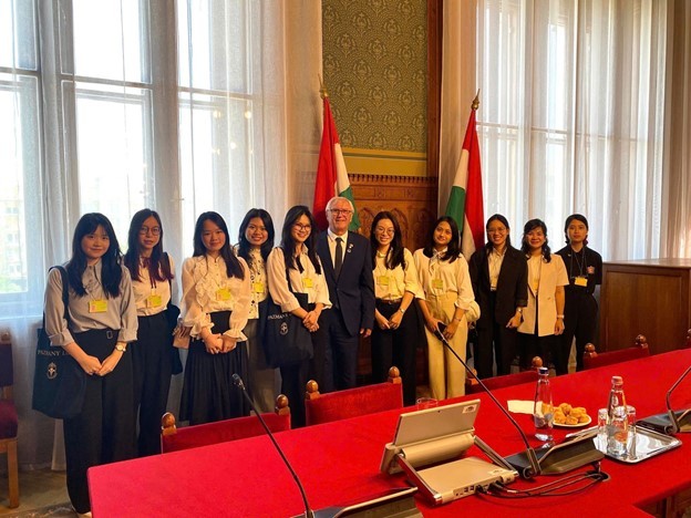 Nghị quyết số 71-NQ/TW của Bộ Chính trị về đột phá phát triển giáo dục và đào tạo:  “Cột mốc chiến lược” cho Giáo dục Việt Nam vươn cao (Bài 1): “Cú huých” thể chế đưa Giáo dục bứt phá