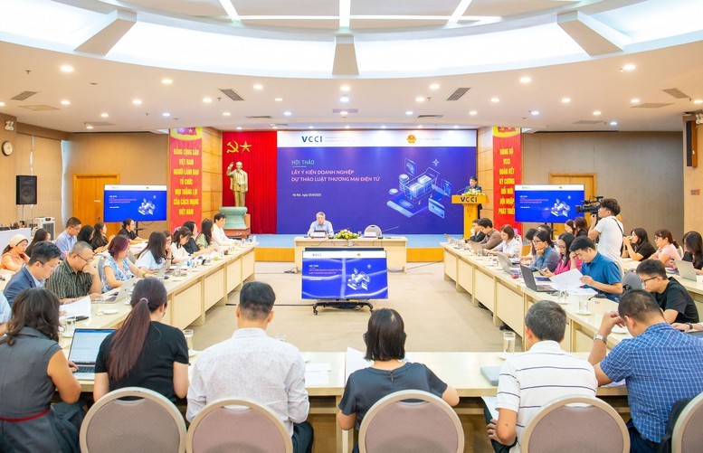 Hoàn thiện khung pháp lý cho thương mại điện tử: Đảm bảo minh bạch và công bằng Hoàn thiện khung pháp lý cho thương mại điện tử: Đảm bảo minh bạch và công bằng