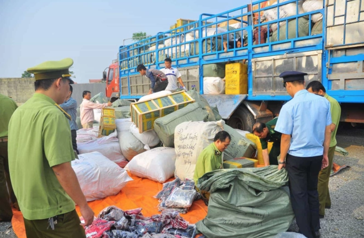Buôn lậu, gian lận thương mại và vận chuyển trái phép hàng hóa vẫn diễn biến phức tạp