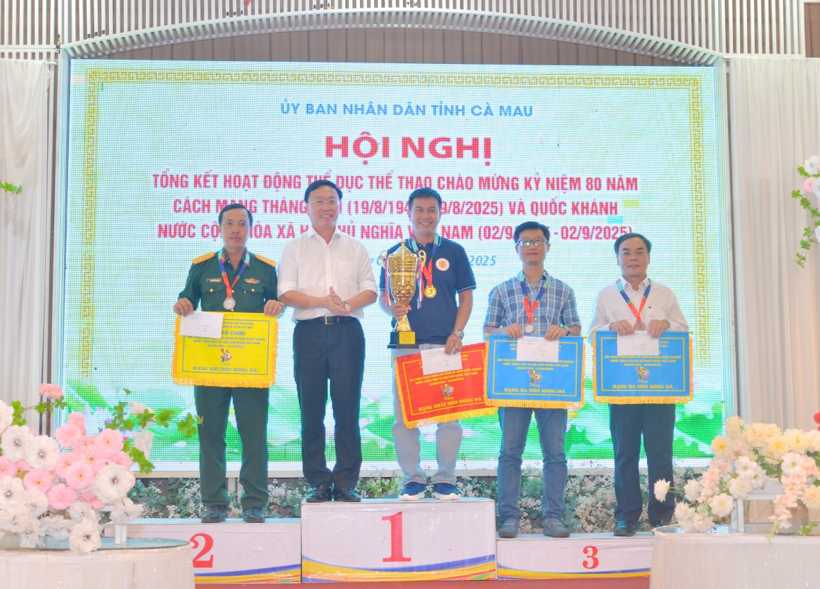 Tỉnh Cà Mau tổng kết, trao thưởng hoạt động thể dục, thể thao chào mừng dịp Đại lễ