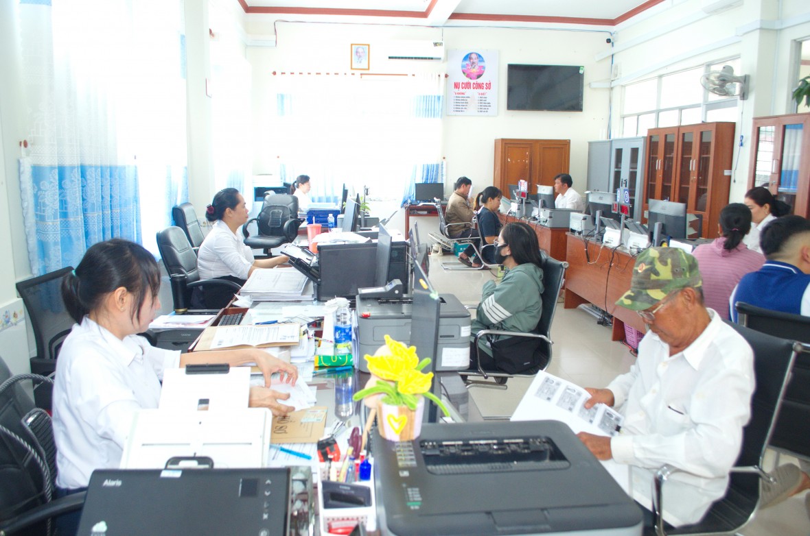 Cà Mau sau 2 tháng vận hành chính quyền 2 cấp: Tiếp tục nâng cao hiệu quả, khắc phục khó khăn Cà Mau sau 2 tháng vận hành chính quyền 2 cấp: Tiếp tục nâng cao hiệu quả, khắc phục khó khăn