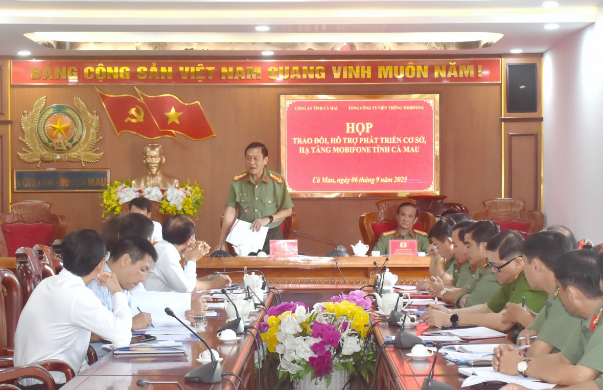 Công an tỉnh Cà Mau tăng cường hợp tác với MobiFone phát triển hạ tầng viễn thông