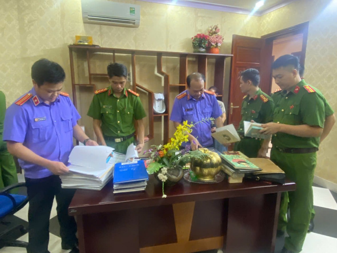 Bắt tạm giam 2 bị can liên quan đến ổ nhóm tội phạm do 