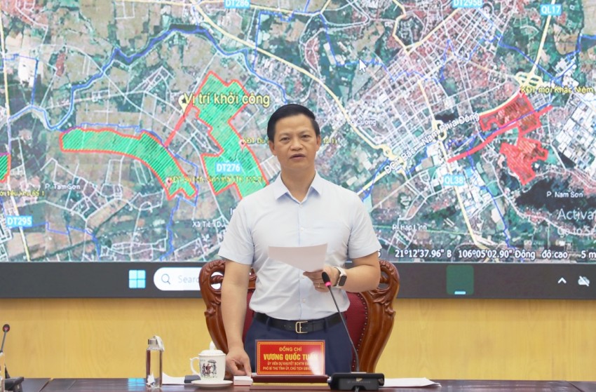 Chủ tịch UBND tỉnh Bắc Ninh Vương Quóc Tuấn phát biểu chỉ đạo tại buổi làm việc