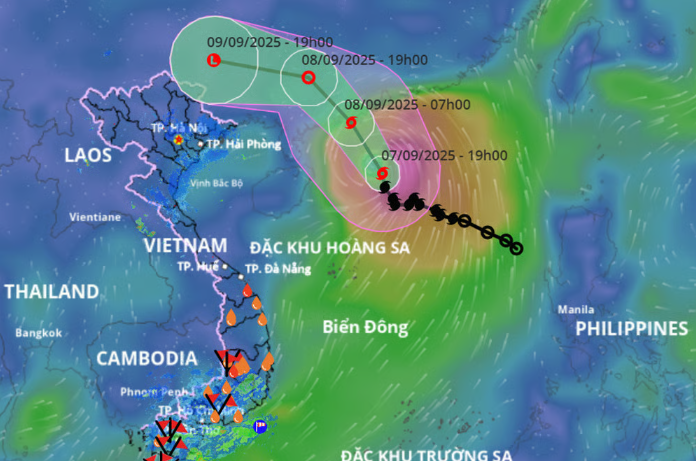 Bão số 7 đổi hướng từ Tây Bắc sang Bắc Tây Bắc trong chiều tối 7/9. Nguồn: Hệ thống giám sát thiên tai Việt Nam.