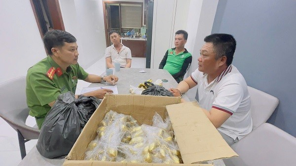 Cơ quan Công an lấy lời khai các đối tượng