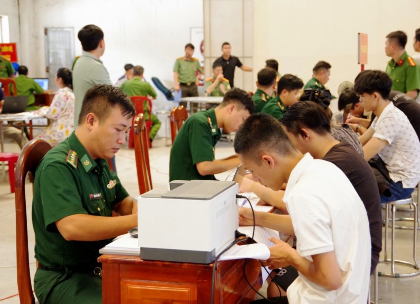 BĐBP Tây Ninh tiếp nhận 79 công dân Việt Nam phía Campuchia bàn giao