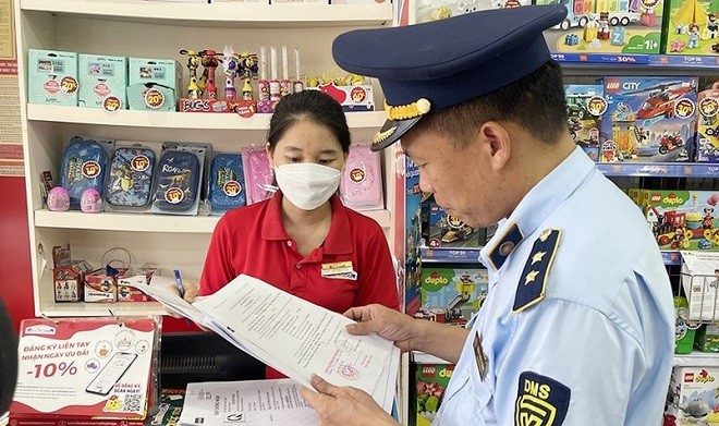 Quản lý thị trường tỉnh Hà Tĩnh ra quân kiểm soát thị trường dịp Tết Trung thu 2025. (Ảnh: Dms) Quản lý thị trường tỉnh Hà Tĩnh ra quân kiểm soát thị trường dịp Tết Trung thu 2025. (Ảnh: Dms)