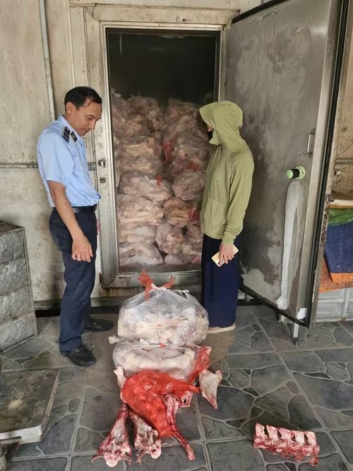 Bắt giữ  3,5 tấn xương bò không rõ nguồn gốc xuất xứ tại Hà Nội