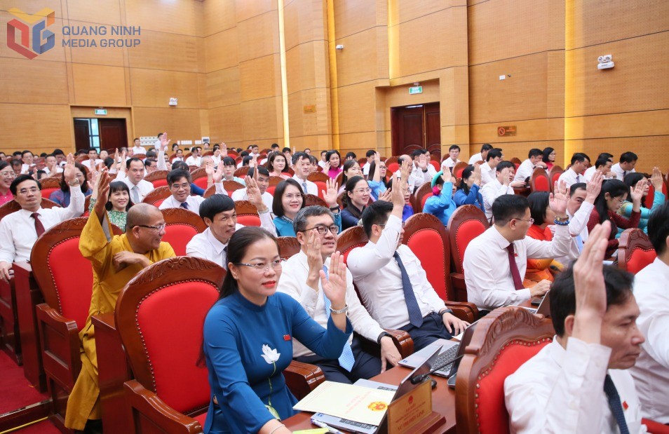 HĐND tỉnh Quảng Ninh thông qua 14 nghị quyết tại kỳ họp thứ 30 HĐND tỉnh Quảng Ninh thông qua 14 nghị quyết tại kỳ họp thứ 30