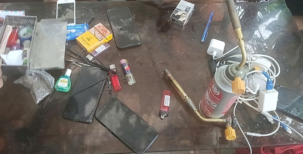 Tang vật thu giữ tại hiện trường. (Ảnh: Công an tỉnh Ninh Bình)