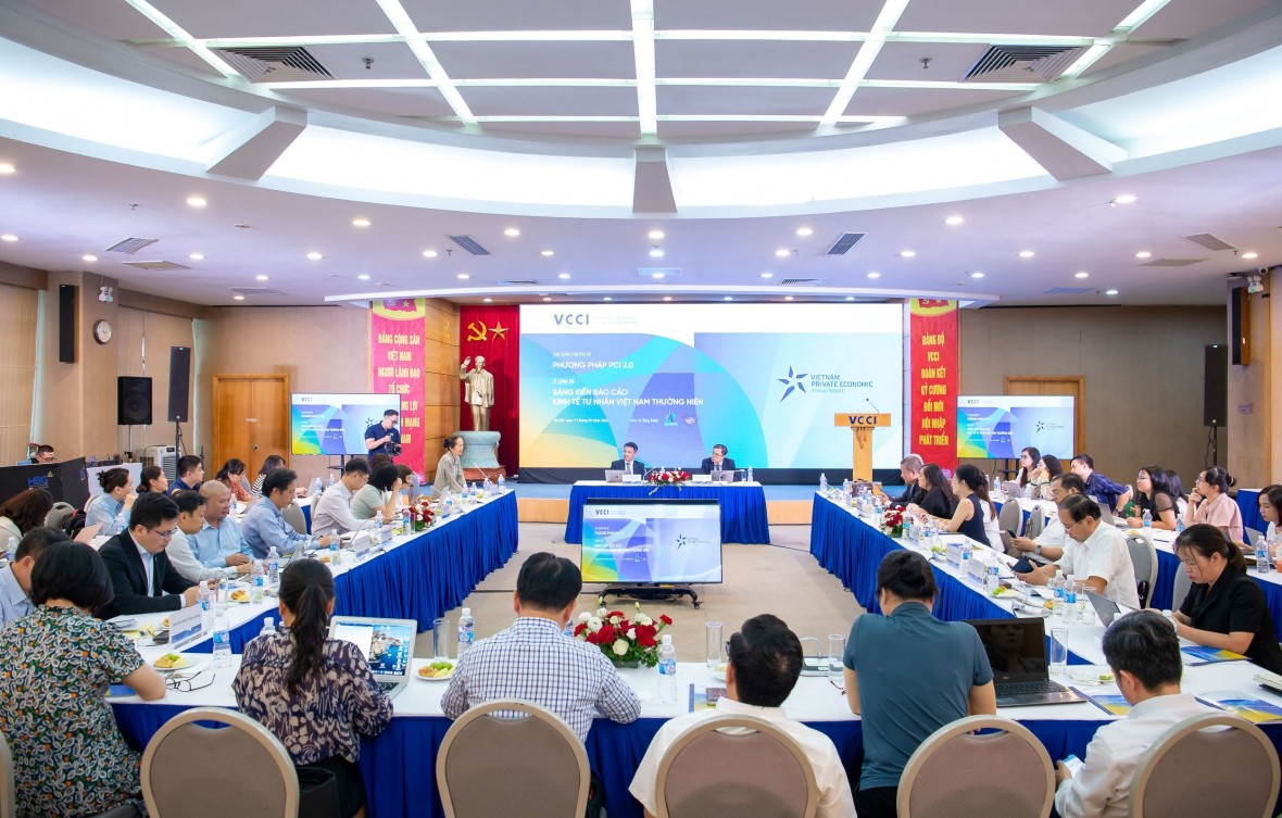 Các đại biểu, chuyên gia kinh tế tham dự tọa đàm chuyên đề phương pháp PCI 2.0 và Lễ Công bố sáng kiến báo cáo kinh tế tư nhân Việt Nam thường niên.