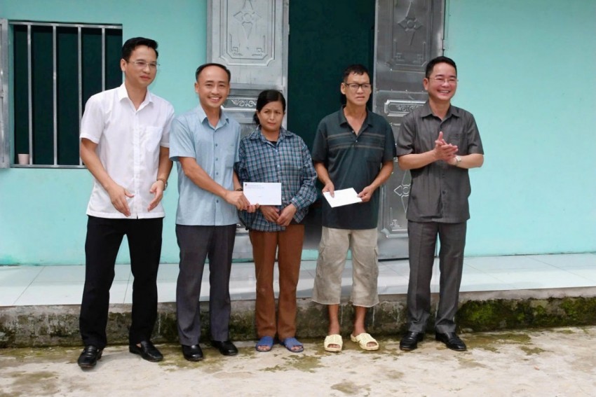 Báo Pháp luật Việt Nam chung tay xây mái ấm tại Phú Thọ