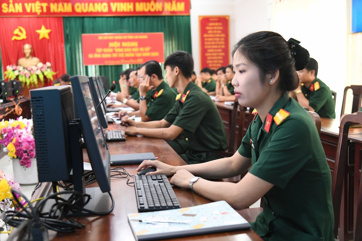 Bộ CHQS tỉnh An Giang: Tập huấn, triển khai phong trào “Bình dân học vụ số” và ứng dụng trí tuệ nhân tạo trong toàn lực lượng Bộ CHQS tỉnh An Giang: Tập huấn, triển khai phong trào “Bình dân học vụ số” và ứng dụng trí tuệ nhân tạo trong toàn lực lượng