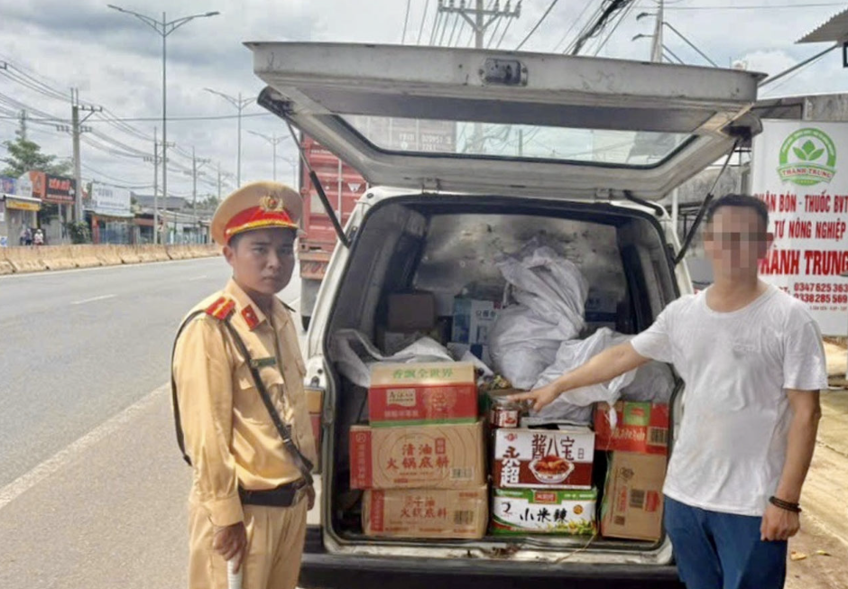 Đồng Nai: CSGT kịp thời phát hiện, xử lý 2 vụ vận chuyển hàng nhập lậu