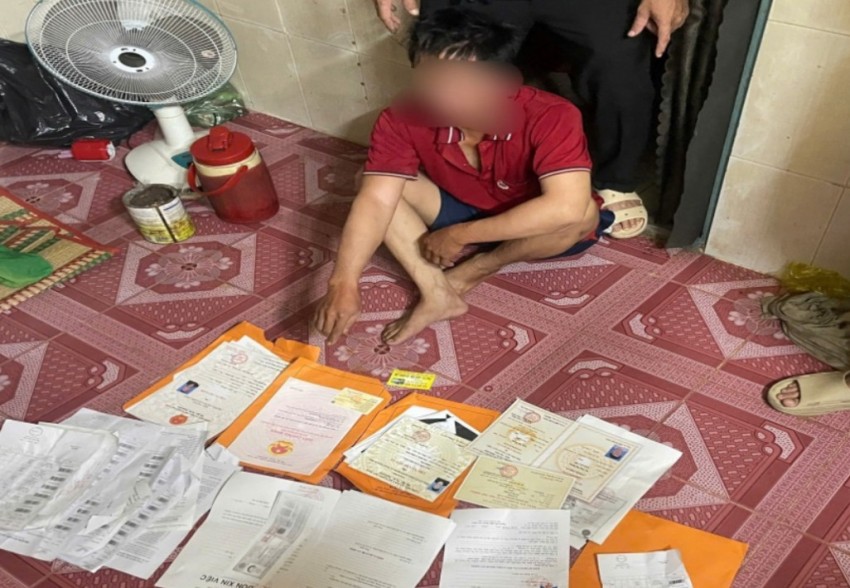 Phát hiện đường dây sản xuất, mua bán giấy tờ giả tại Đồng Nai, bắt giữ 5 đối tượng