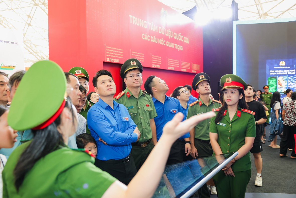 Sôi nổi sinh hoạt chính trị của tuổi trẻ ngành Tài chính Sôi nổi sinh hoạt chính trị của tuổi trẻ ngành Tài chính