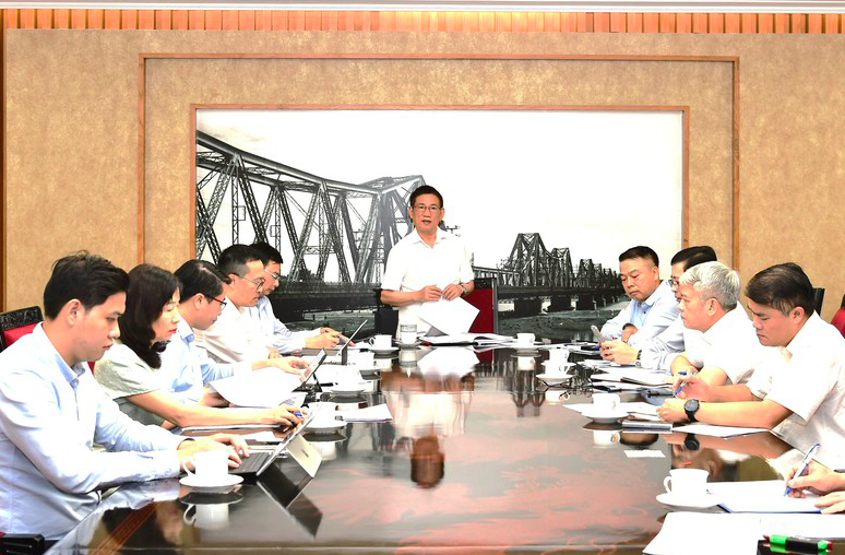 Phó Thủ tướng Chính phủ Hồ Đức Phớc chủ trì cuộc họp với Ngân hàng Nhà nước Việt Nam và các bộ, ngành về điều hành chính sách tiền tệ, quản lý thị trường vàng Phó Thủ tướng Chính phủ Hồ Đức Phớc chủ trì cuộc họp với Ngân hàng Nhà nước Việt Nam và các bộ, ngành về điều hành chính sách tiền tệ, quản lý thị trường vàng